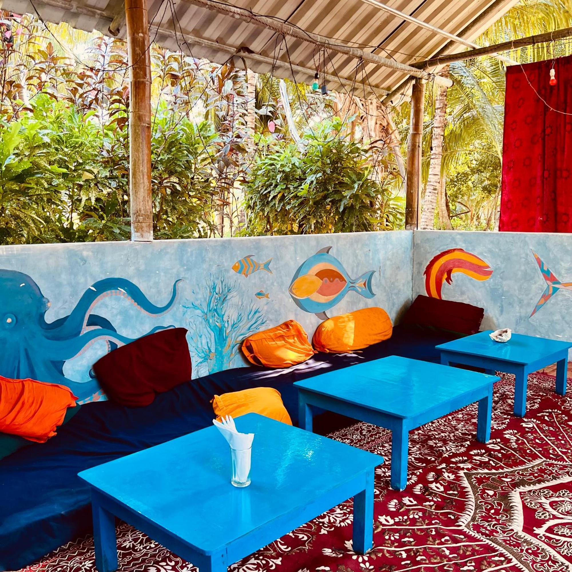 Blue Sea Restaurant & Bungalows Sitapur Exteriör bild