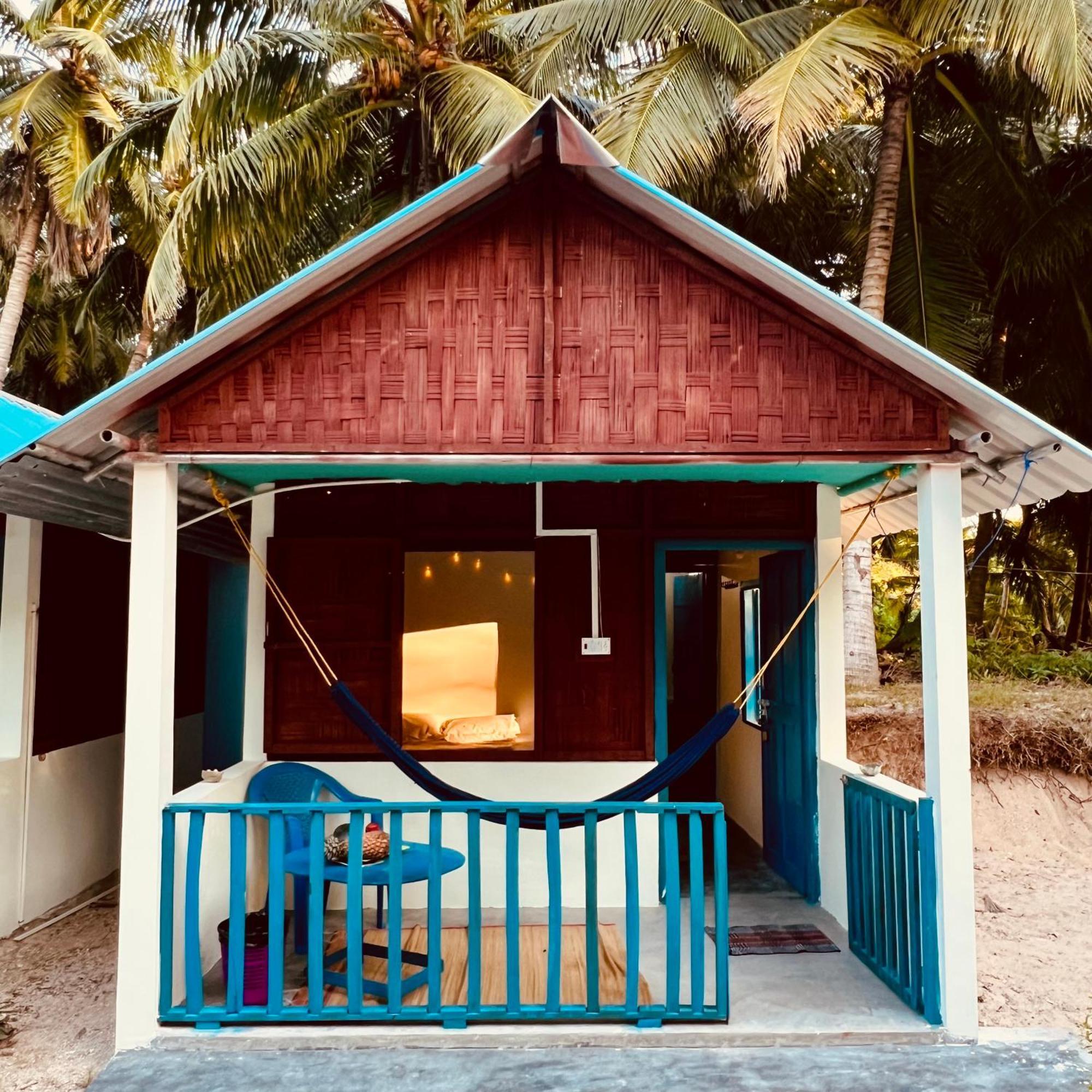 Blue Sea Restaurant & Bungalows Sitapur Exteriör bild